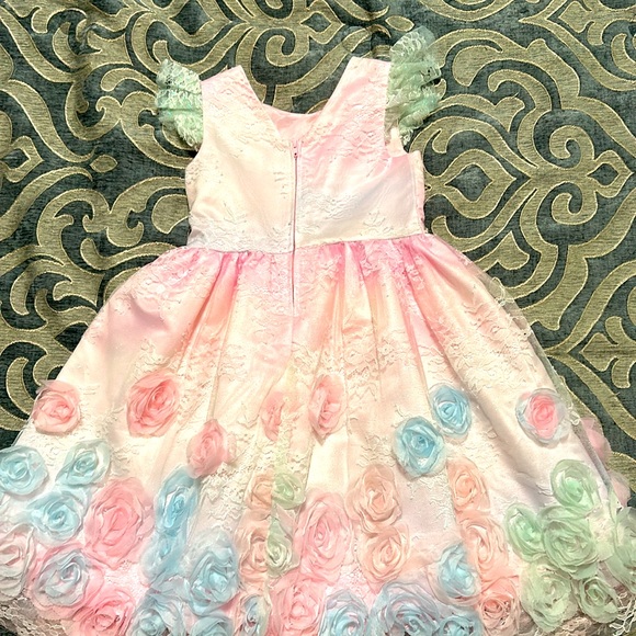 Girl - Size 5 Glitter, lace soutache dress with flutter sleeves - Picture 2 of 4